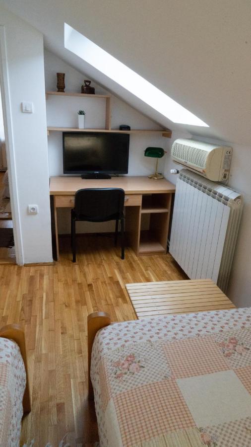 Apartment Akacija Gardens Belgrade Extérieur photo