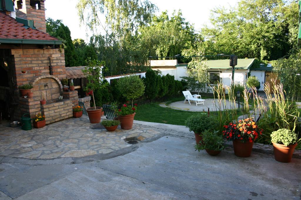 Apartment Akacija Gardens Belgrade Extérieur photo
